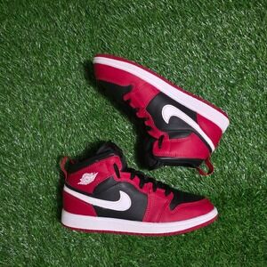 Air Jordan 1 Mid Bred / Gym Red Size 2Y